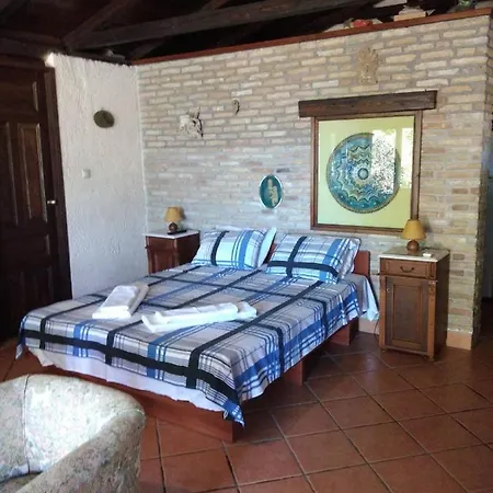 Hotel εξοχικη
